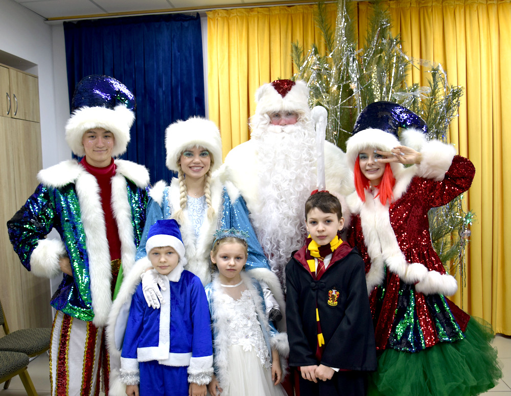 В епархиальном центре прошли Новогодние праздники для детей сотрудников епархии и педагогов