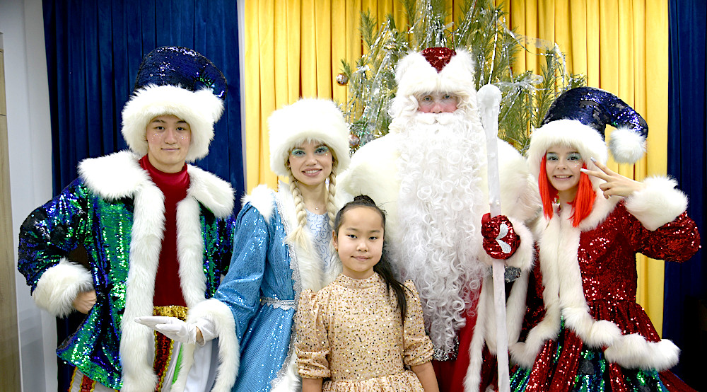 В епархиальном центре прошли Новогодние праздники для детей сотрудников епархии и педагогов