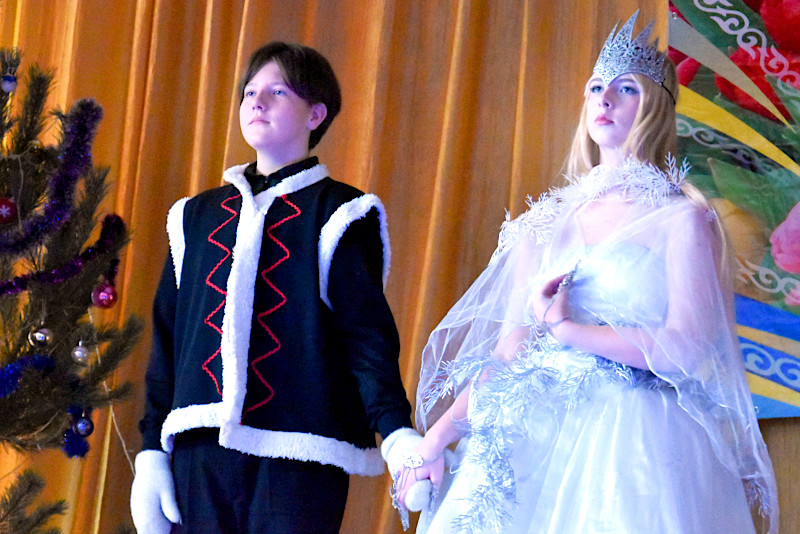 В епархиальном центре прошли Новогодние праздники для детей сотрудников епархии и педагогов