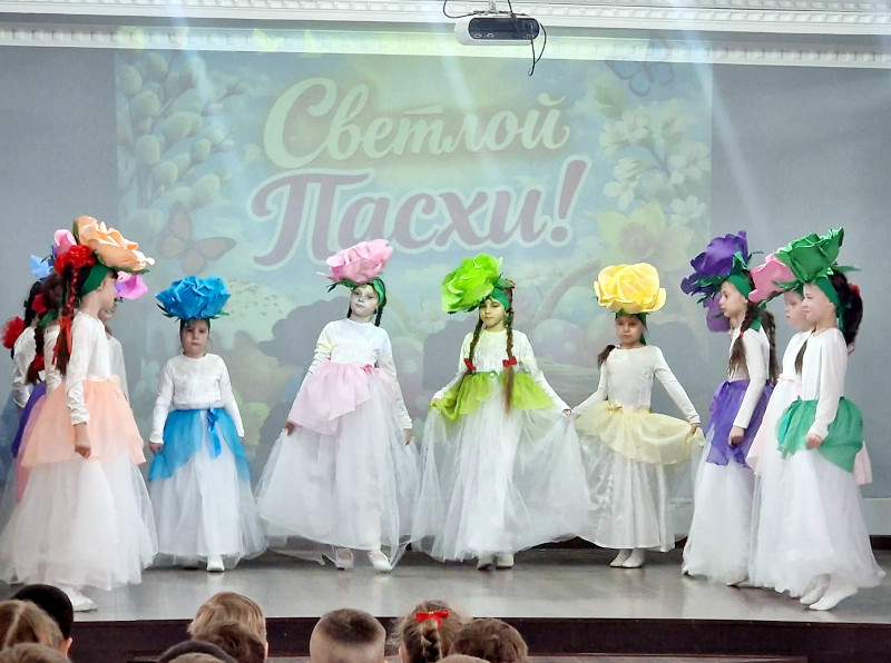 Пасхальный концерт для Воскресных классов младшего звена Средней школе в честь преп. Сергия Радонежского