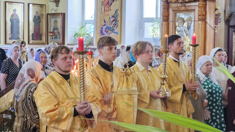 Архиерейская литургия в Неделю 5-ю по Пятидесятнице