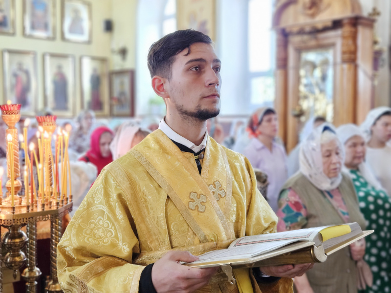 Архиерейская литургия в Неделю 5-ю по Пятидесятнице