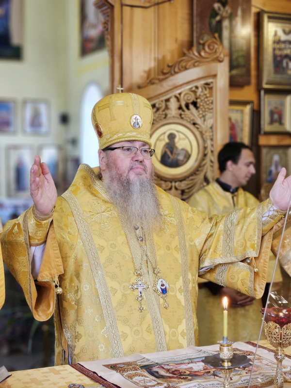 Архиерейская литургия в Неделю 5-ю по Пятидесятнице