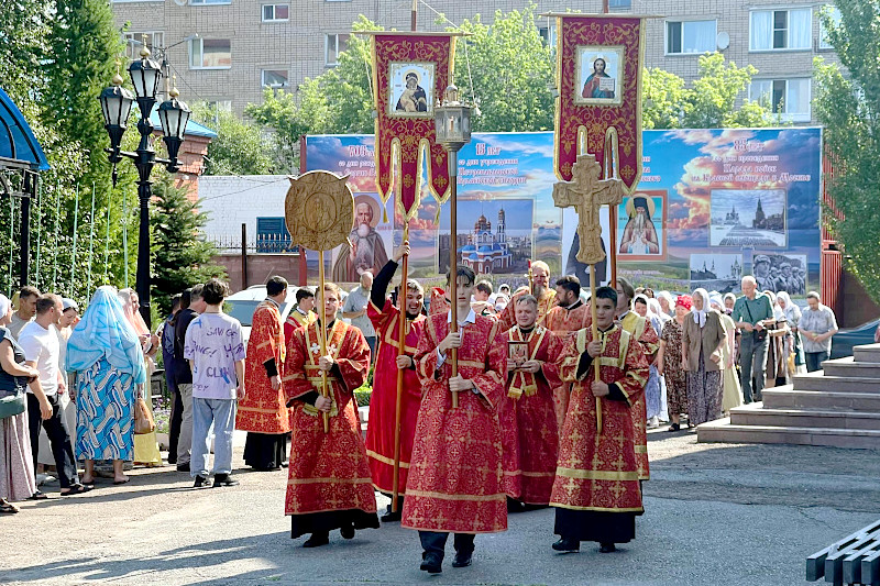 В кафедральном соборе отметили праздник Рождества Пророка и Предтечи Иоанна