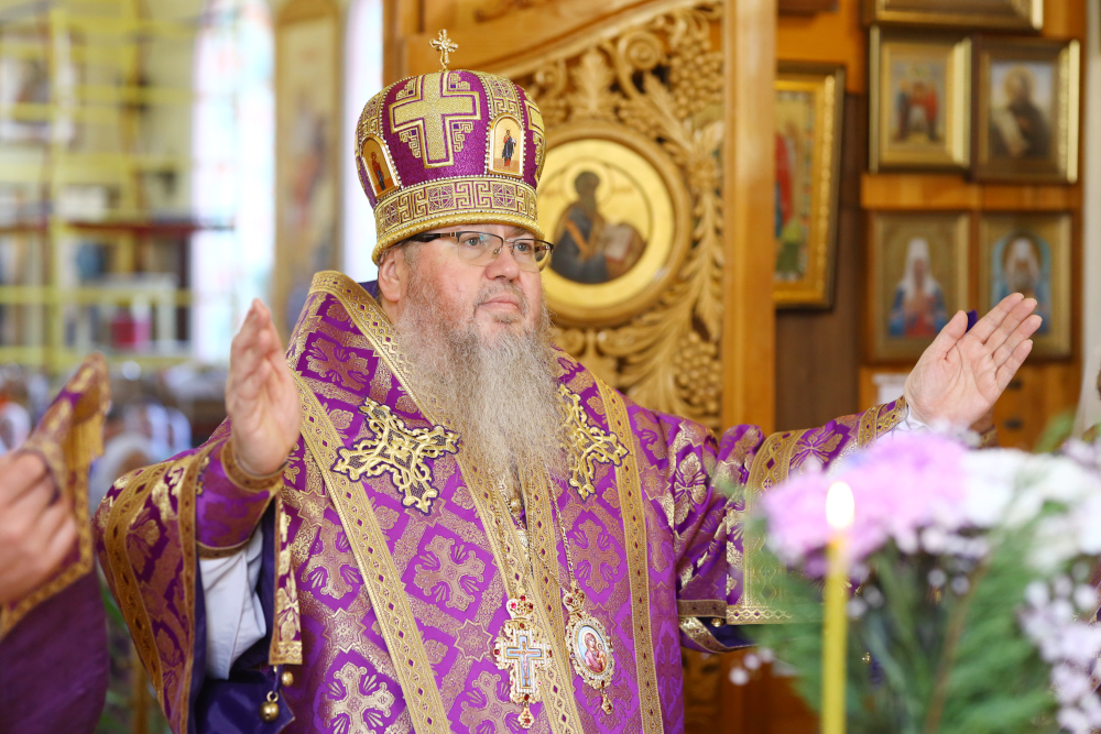 Праздник Изнесения Честных Древ Животворящего Креста Господня в кафедральном соборе