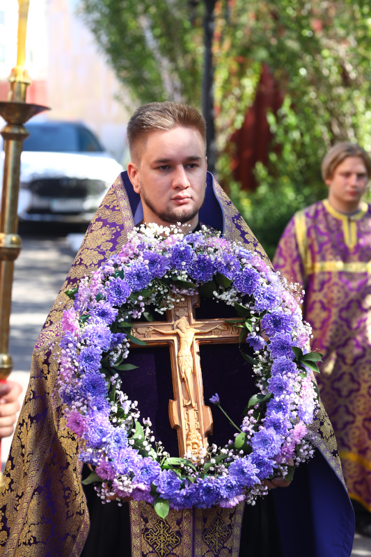 Праздник Изнесения Честных Древ Животворящего Креста Господня в кафедральном соборе