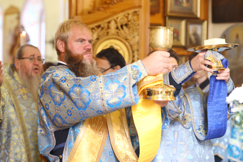 Архиерейская Литургия в Неделю 13-ю по Пятидесятнице
